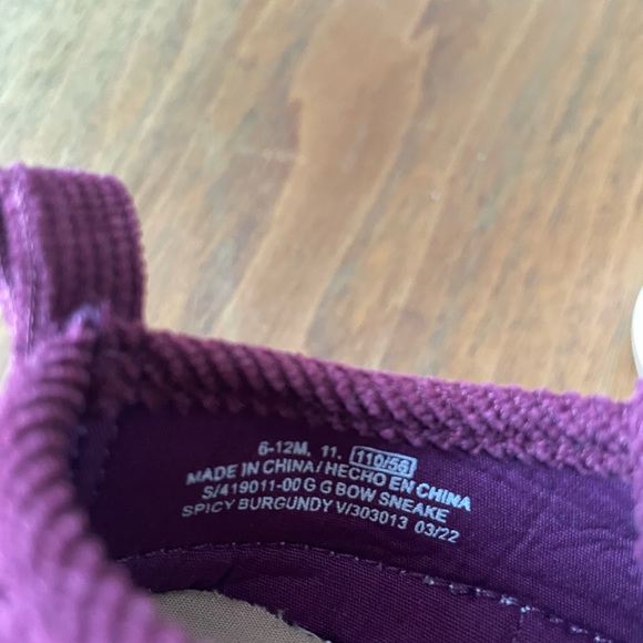 Like new 6-12 month old navy baby shoes - Picture 2 of 2